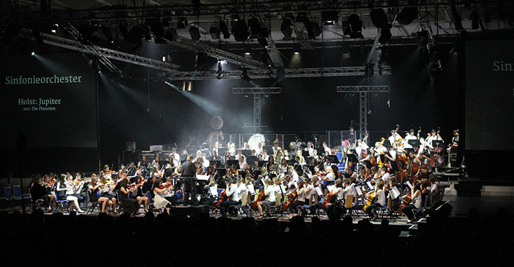 Auch Sinfonieorchester finden in der Eberthalle Raum.